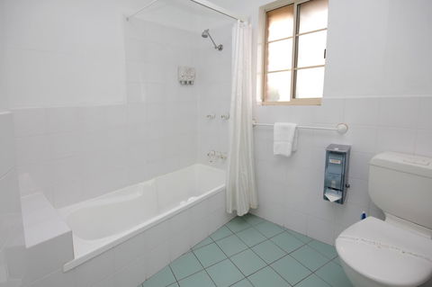 Sapphire Waters Motor Inn - Hobart Tourism 18