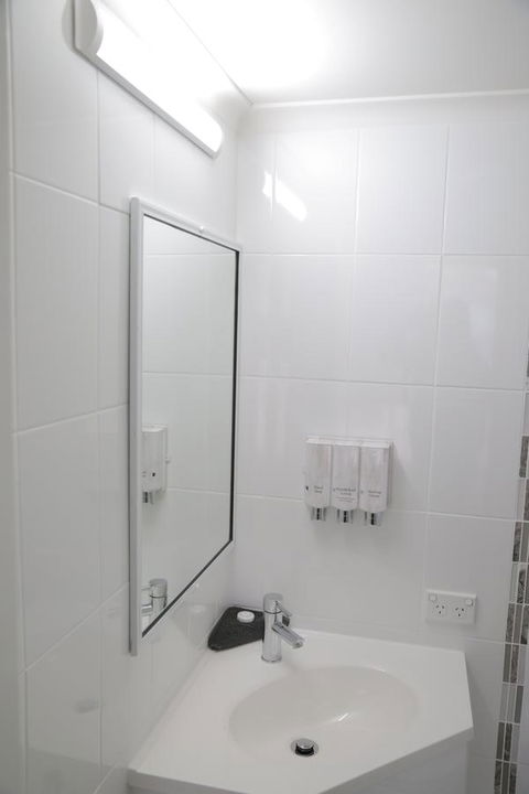 Sapphire Waters Motor Inn - Hobart Tourism 11