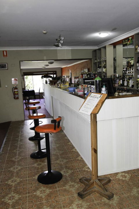 Rest Easy Motel - Tourism TAS 28