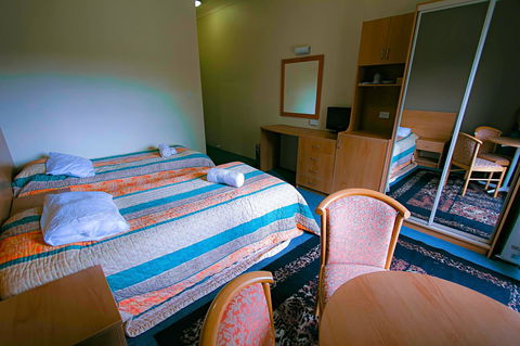 Rest Easy Motel - Tourism TAS 13