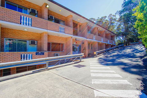 Rest Easy Motel - Tourism TAS 7