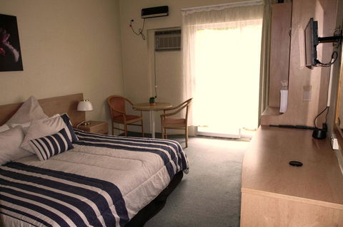 Rest Easy Motel - Tourism TAS 15