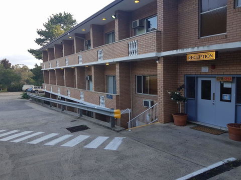 Rest Easy Motel - Tourism TAS 42