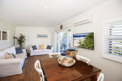 Jervis Bay Beach Shack I Pet Friendly - Hobart Tourism 0