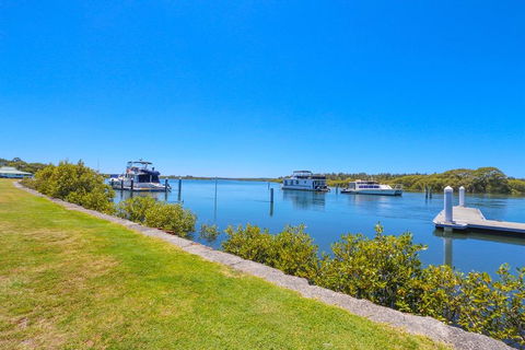 Boathouse Resort (Water Front) - Hobart Tourism 7
