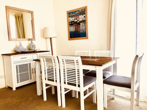Boathouse Resort (Water Front) - Hobart Tourism 24