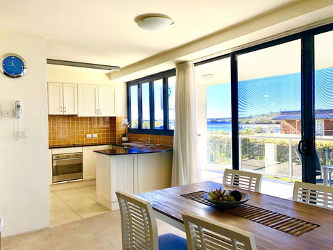 Boathouse Resort (Water Front) - Hobart Tourism 1