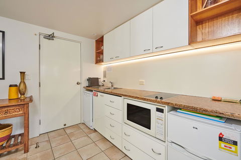 Julians Apartments - Hobart Tourism 10