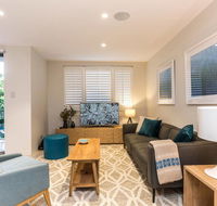Nobbs  Executive 2 Storey Sydney Apartment with Pool - Tourism TAS