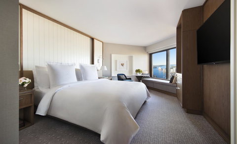Four Seasons Hotel Sydney - Hobart Tourism 12