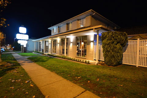 Winning Post Motor Inn - Tourism TAS 13