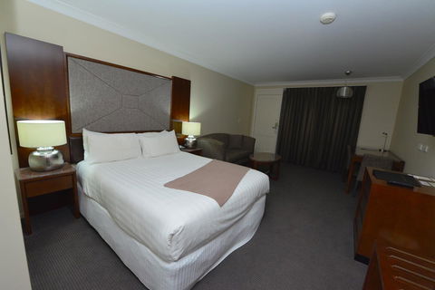 Winning Post Motor Inn - Tourism TAS 19