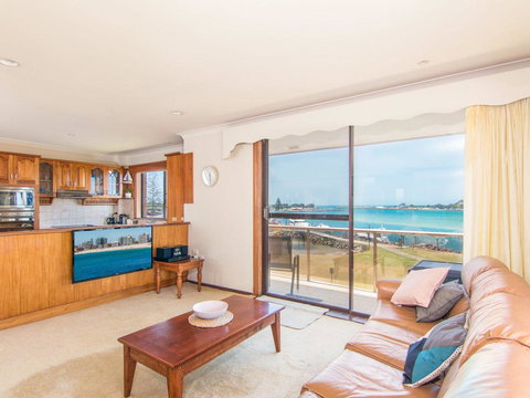 Shoreline 7 - Hobart Tourism 2