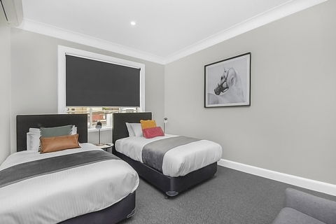 Horse And Jockey Hotel Homebush - Tourism TAS 4