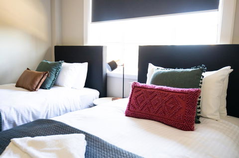 Horse And Jockey Hotel Homebush - Tourism TAS 8