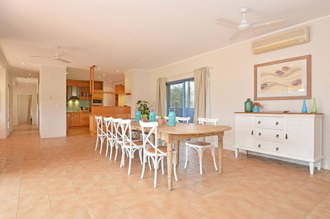 JE Guesthouse, Central To All The Hunter Valley Has To Offer - Hobart Tourism 7