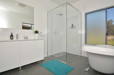 JE Guesthouse, Central To All The Hunter Valley Has To Offer - Hobart Tourism 27