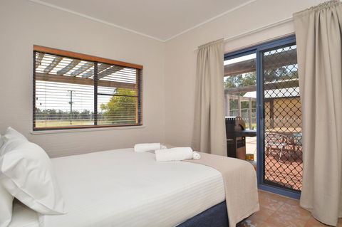 JE Guesthouse, Central To All The Hunter Valley Has To Offer - Hobart Tourism 30