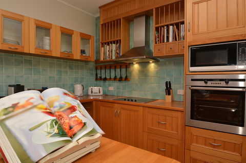 JE Guesthouse, Central To All The Hunter Valley Has To Offer - Hobart Tourism 14