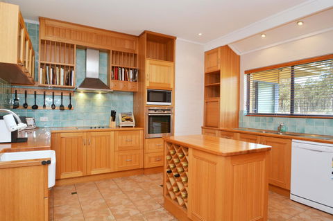 JE Guesthouse, Central To All The Hunter Valley Has To Offer - Hobart Tourism 12