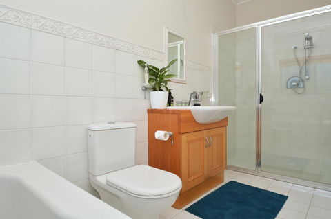 JE Guesthouse, Central To All The Hunter Valley Has To Offer - Hobart Tourism 22