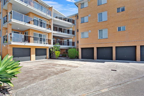 Victoria Parade, Kiah, Unit 10, 53 - Tourism TAS 12