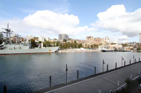 Waterfront Apartment On Sydney Harbour - Tourism TAS 12