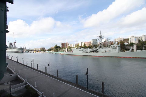 Waterfront Apartment On Sydney Harbour - Tourism TAS 13
