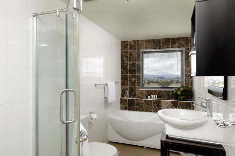 Rydges Mount Panorama Bathurst - Tourism TAS 7