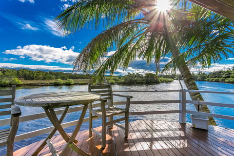 A Beach House At Byron - Hobart Tourism 2