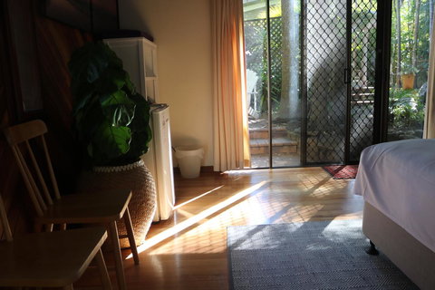 A Beach House At Byron - Hobart Tourism 31