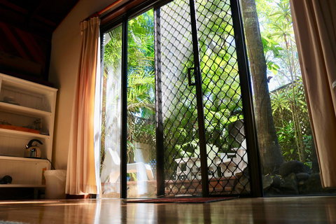 A Beach House At Byron - Hobart Tourism 35