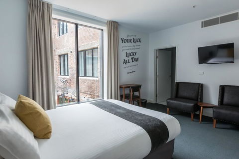 The Lucky Hotel - Hobart Tourism 2