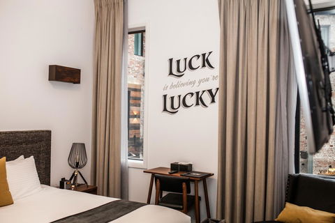 The Lucky Hotel - Hobart Tourism 1