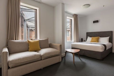 The Lucky Hotel - Hobart Tourism 18