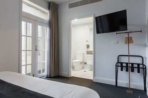 The Lucky Hotel - Hobart Tourism 26