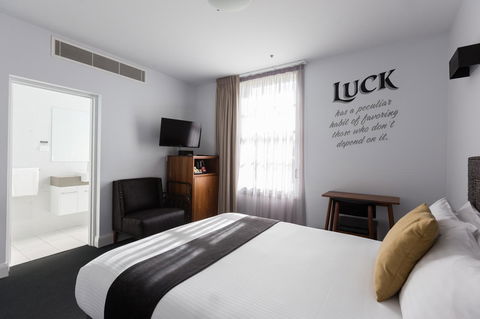 The Lucky Hotel - Hobart Tourism 3