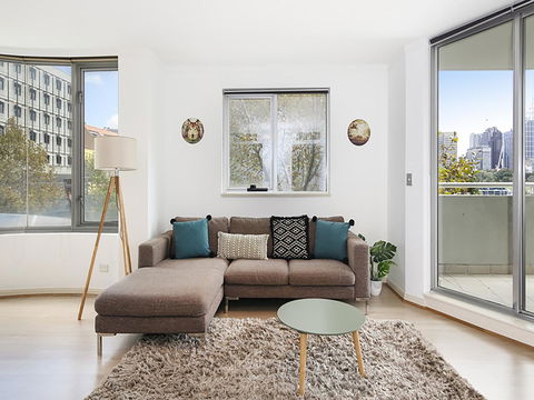 Lower Bridge And Sails - Executive 2BR Darlinghurst Apartment With Balcony And Rooftop Views - Tourism TAS 4