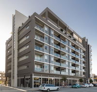 Honeysuckle Executive Apartments - Tourism TAS