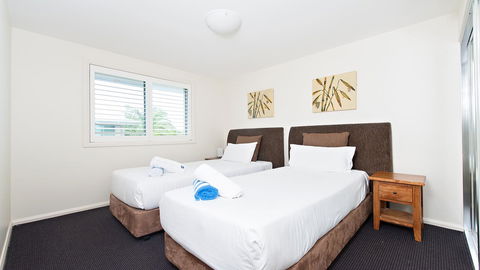 Pacific Blue, Salamander Bay - Tourism TAS 22