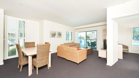 Pacific Blue, Salamander Bay - Tourism TAS 35