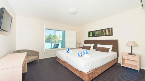 Pacific Blue, Salamander Bay - Tourism TAS 32