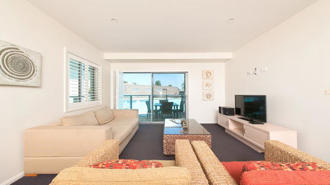 Pacific Blue, Salamander Bay - Tourism TAS 34