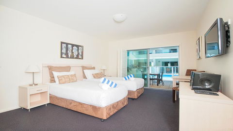 Pacific Blue, Salamander Bay - Tourism TAS 7