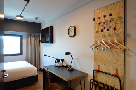 Ibis Budget Sydney East - Tourism TAS 18