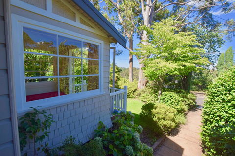 Dangal Gardens - Hobart Tourism 24