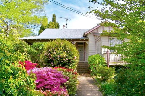 Dangal Gardens - Hobart Tourism 1