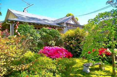 Dangal Gardens - Hobart Tourism 2