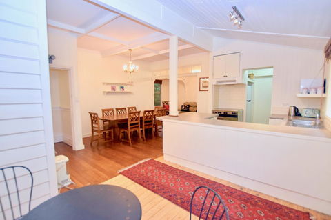 Dangal Gardens - Hobart Tourism 14