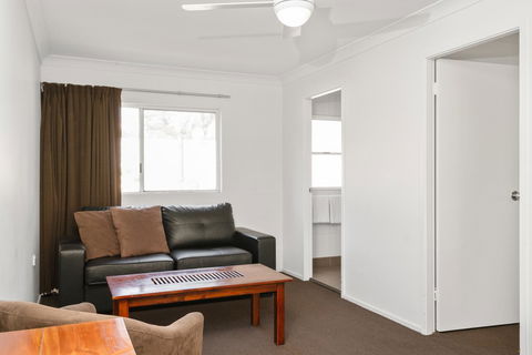 Wollongbar Motel - Hobart Tourism 35
